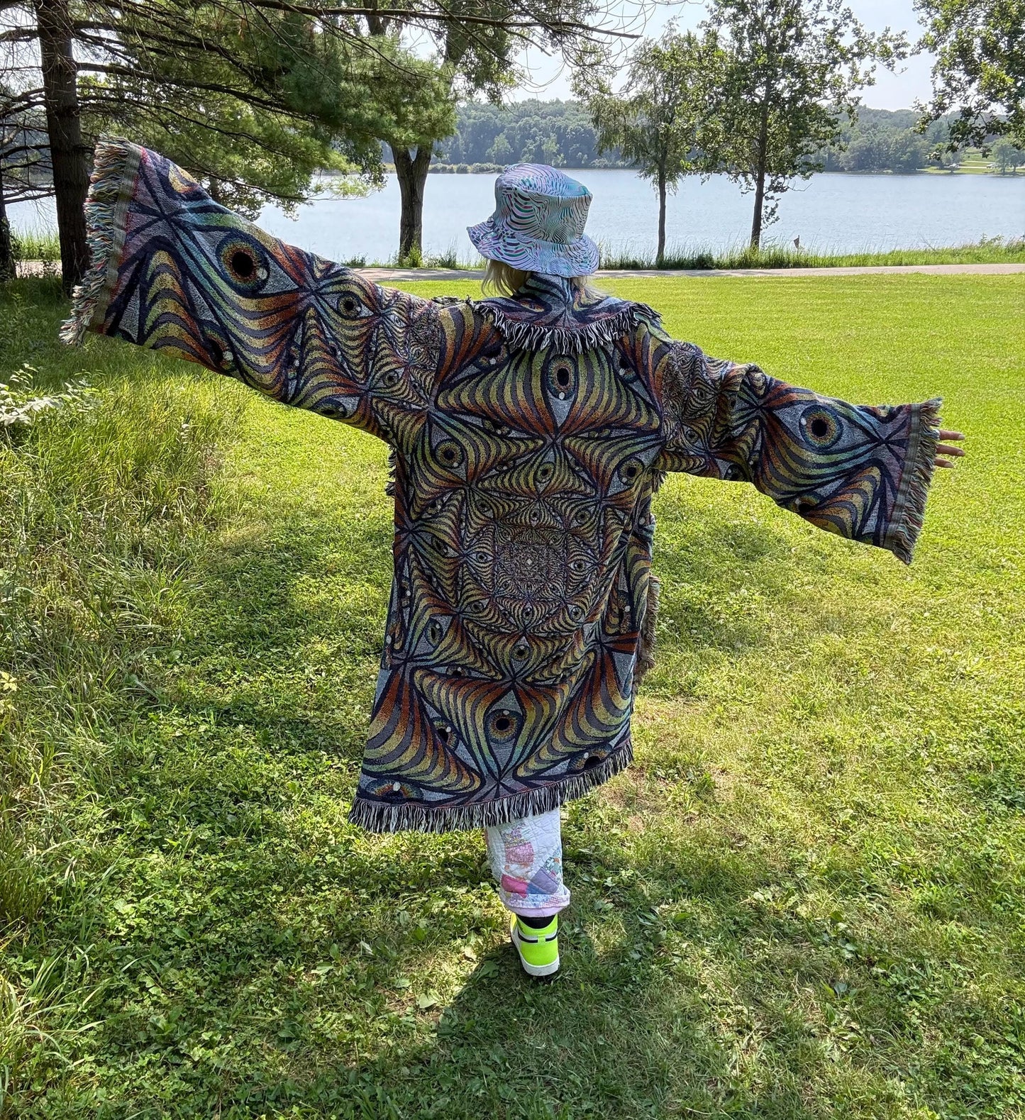 Rainbow Eye Ripple Long Blanket Coat
