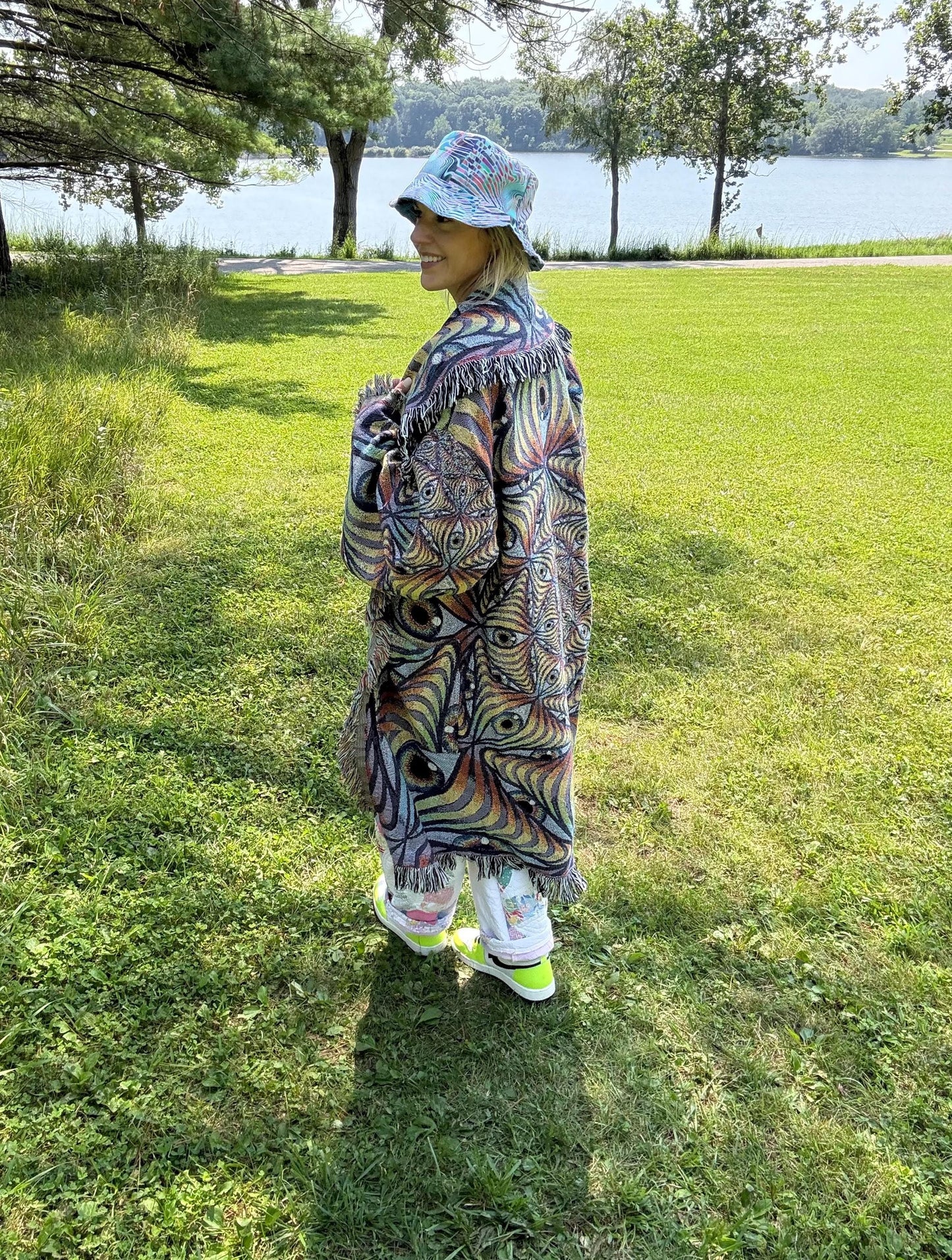 Rainbow Eye Ripple Long Blanket Coat