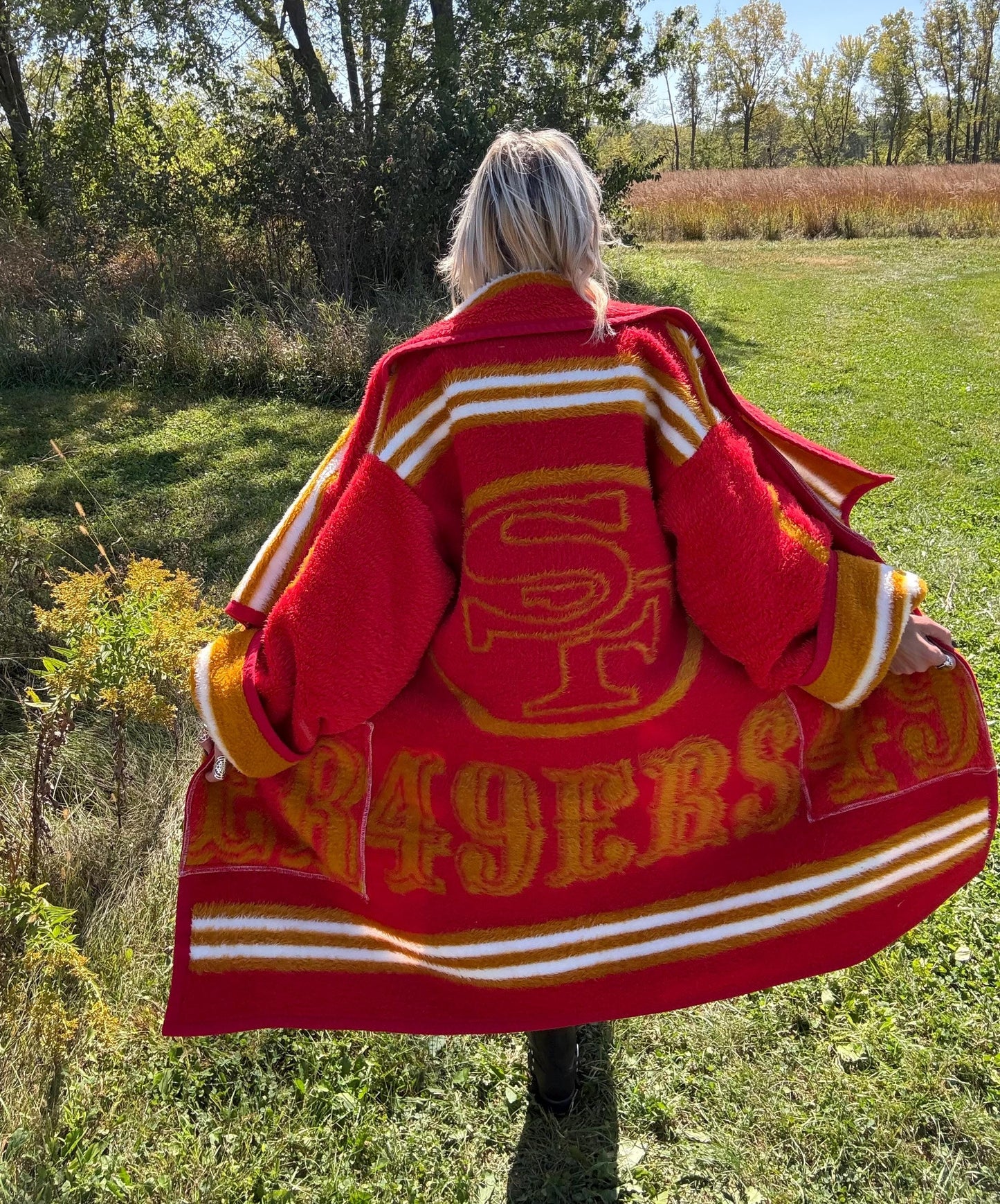 San Francisco 49ers Cozy Oversized Game Day Fleece Blanket Coat