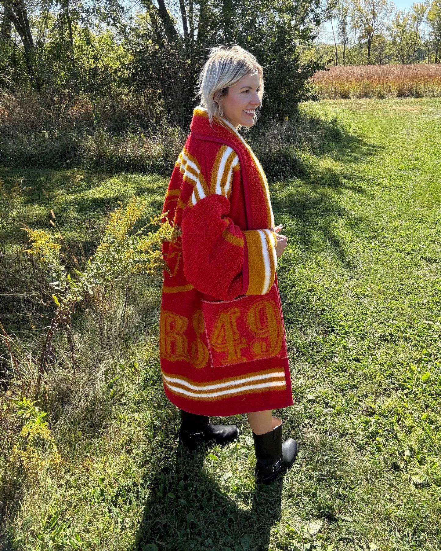San Francisco 49ers Cozy Oversized Game Day Fleece Blanket Coat